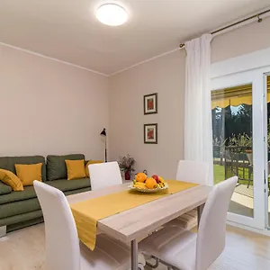  Apartment Mirjana 2